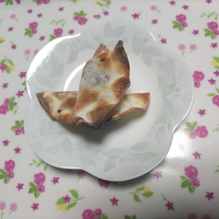 ピーナッツチョコとバナナの餃子の皮で包み焼き